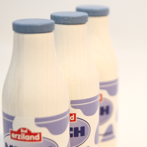 ミルク(牛乳)　Erzi社/ドイツ製